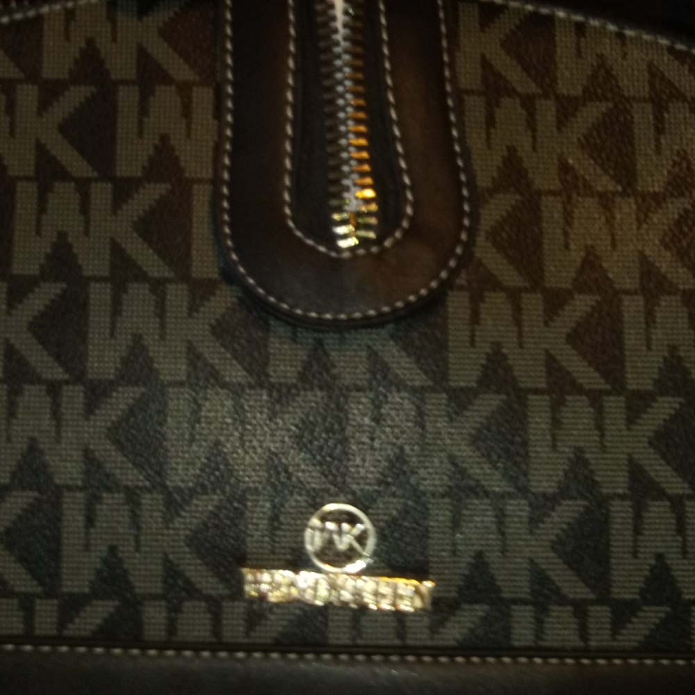 Bags - Picture 3 of 9
